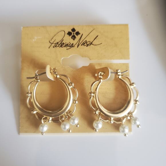 Patricia Nash‎ Scalloped Hoop Earrings Faux Pearl Matte Gold Tone New with Tags - Picture 1 of 6